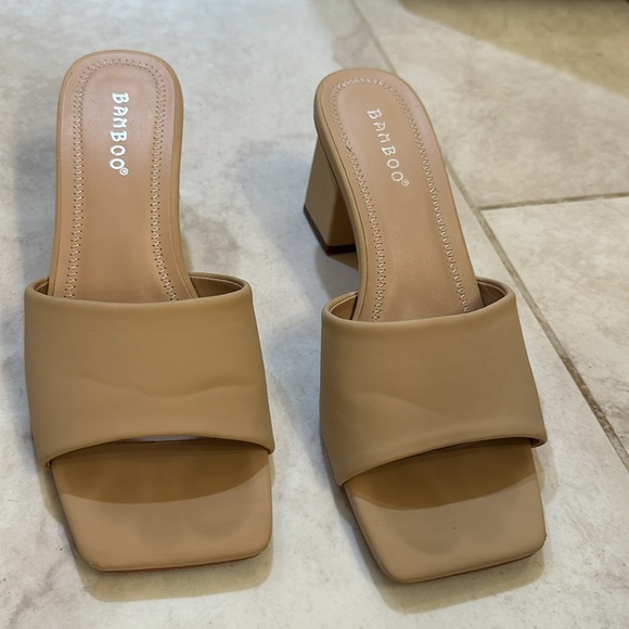 Bamboo Heels - Picture 2 of 5